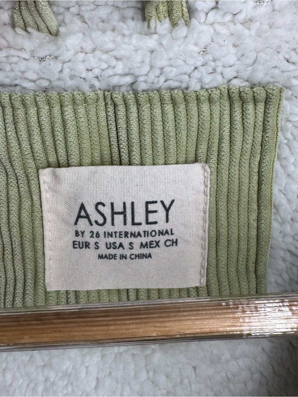 Ashley by 26 International Green Corduroy Jacket With Sherpa Lined Fur Small - Picture 5 of 7